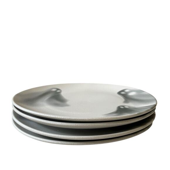 (4) Grammercy Studio Halloween Ghost Dinner Plates 10.5in Matte White Black BOO - Picture 4 of 10